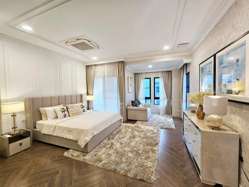 5 Bedroom condo in Nantawan Rama 9 - New Krungthepkreetha
