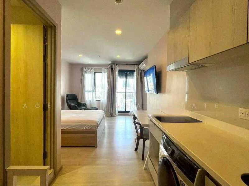 1 Bedroom condo in Life One Wireless