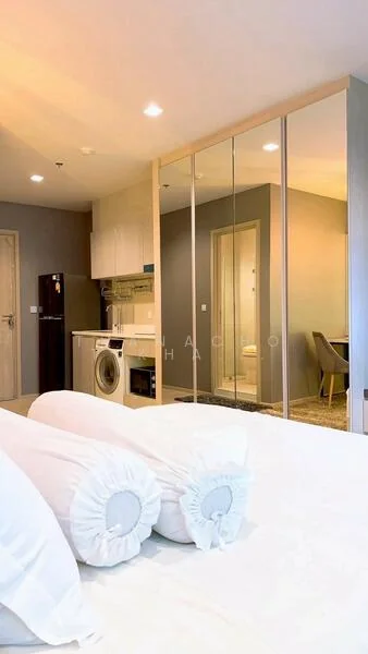 1 Bedroom condo in Life One Wireless