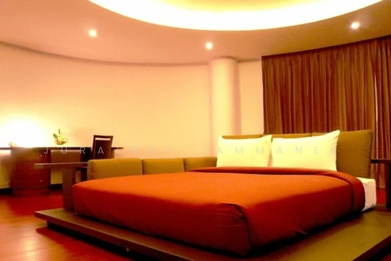 3 Bedroom condo in Seven Place Residences