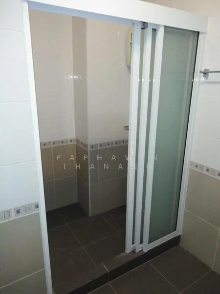 2 Bedroom condo in P Park Residence