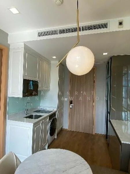 1 Bedroom condo in Noble BE33