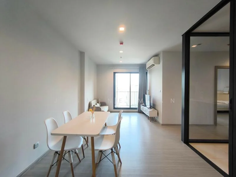 2 Bedroom condo in Life Asoke-Rama 9