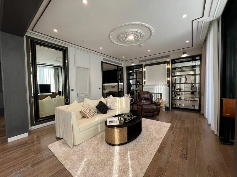 2 Bedroom condo in Muniq Langsuan