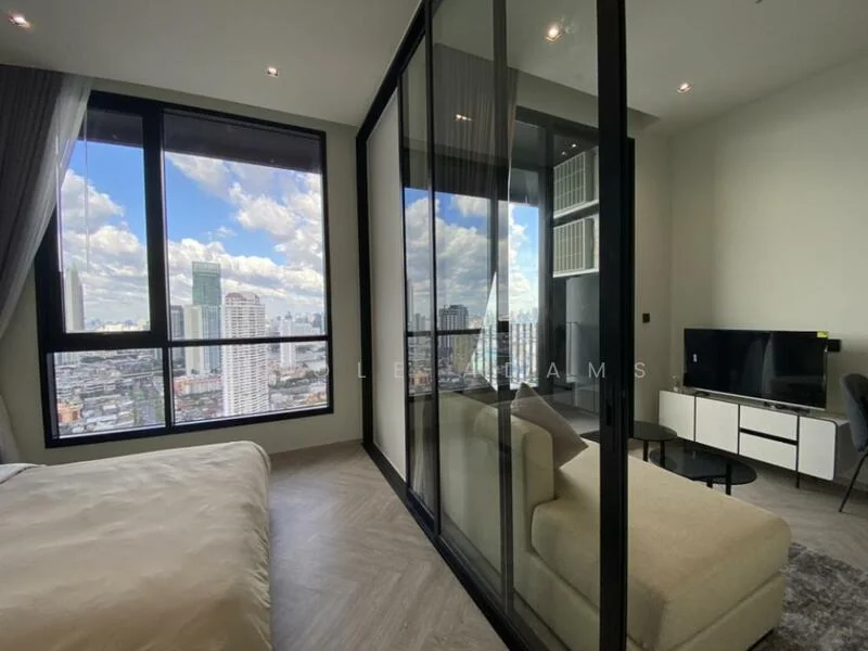 1 Bedroom condo in Chapter Charoennakhon–Riverside