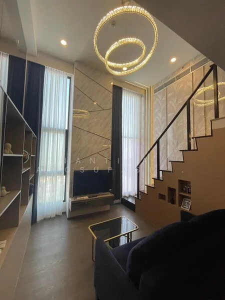 2 Bedroom condo in Park Origin Ratchathewi