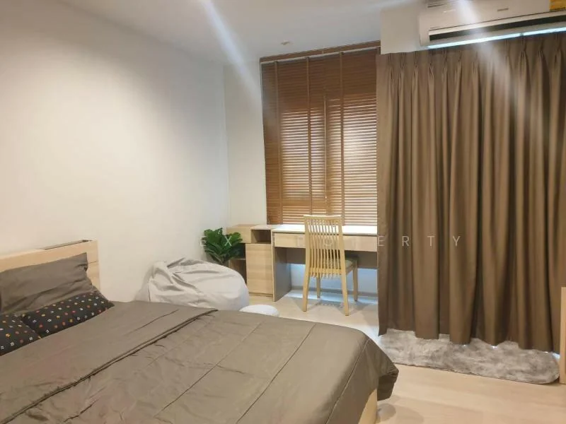1 Bedroom condo in Life One Wireless