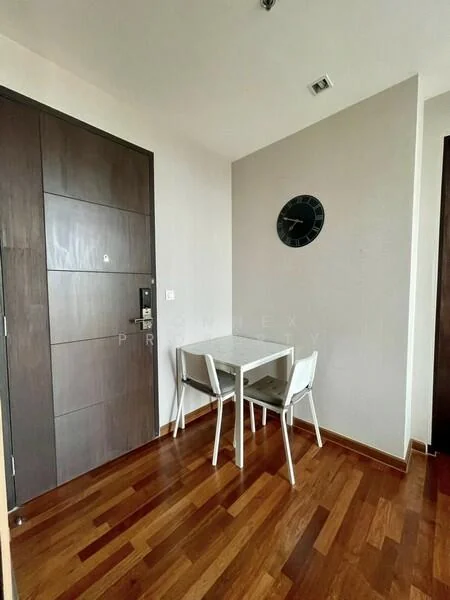 1 Bedroom condo in Wish Signature Midtown Siam