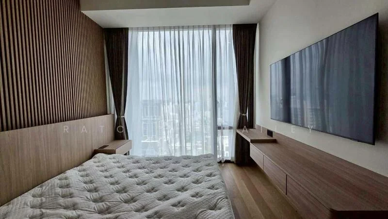 1 Bedroom condo in 28 Chidlom