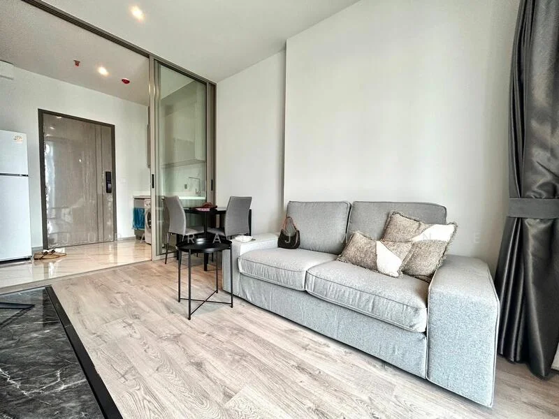 1 Bedroom condo in Rhythm Ekkamai Estate