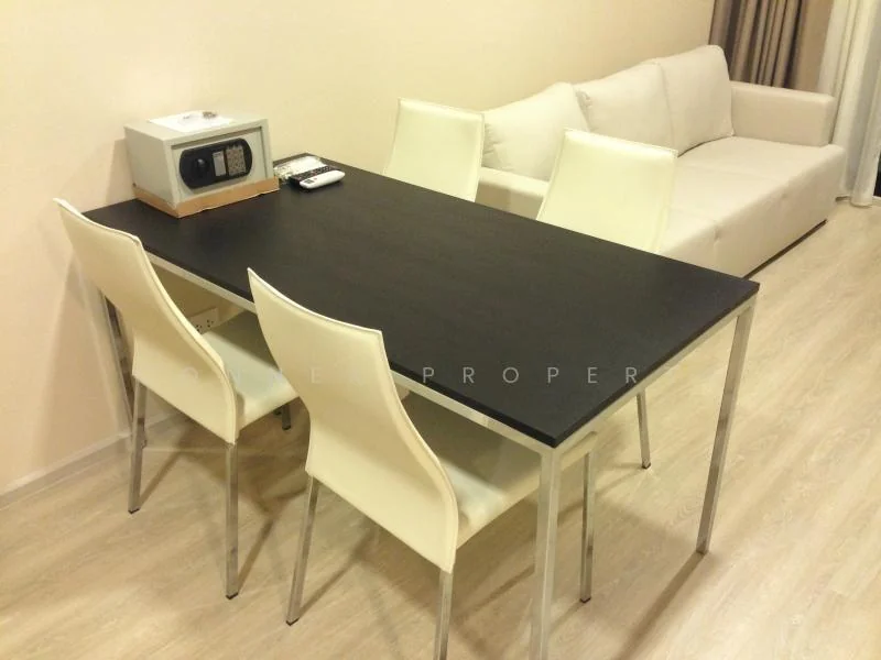 2 Bedroom condo in Condolette Midst Rama 9