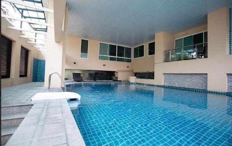 1 Bedroom condo in 42 Grand Residence