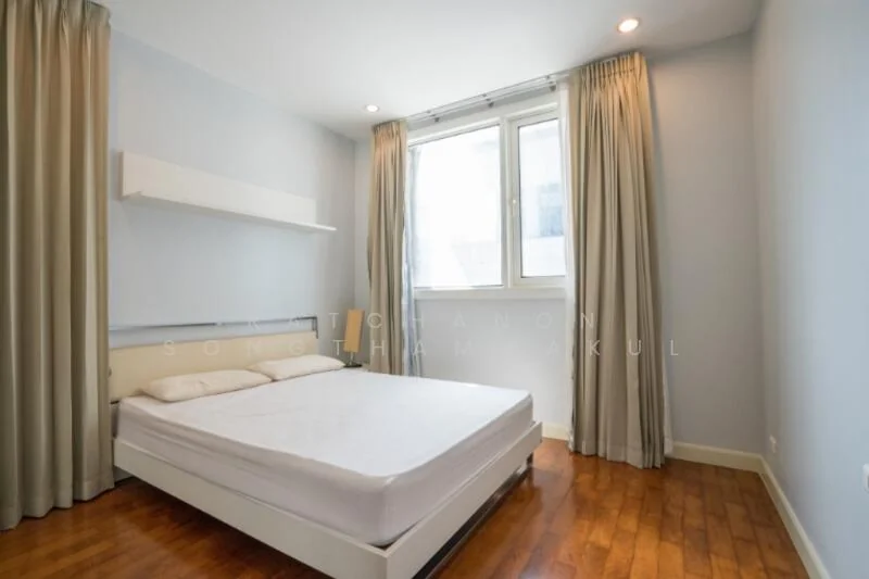 2 Bedroom condo in Siri Residence