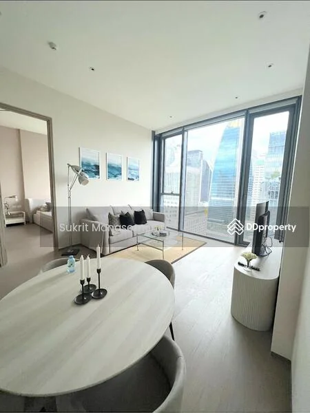 1 Bedroom condo in Scope Langsuan