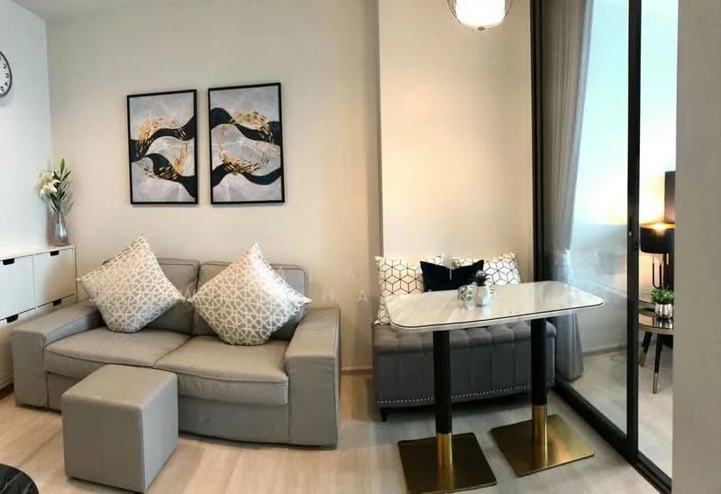 1 Bedroom condo in Life One Wireless
