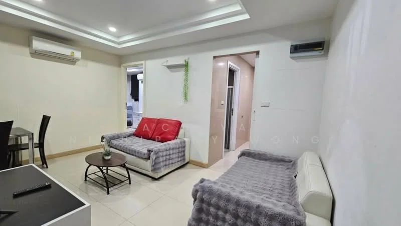 2 Bedroom condo in Happy Condo Ladprao 101