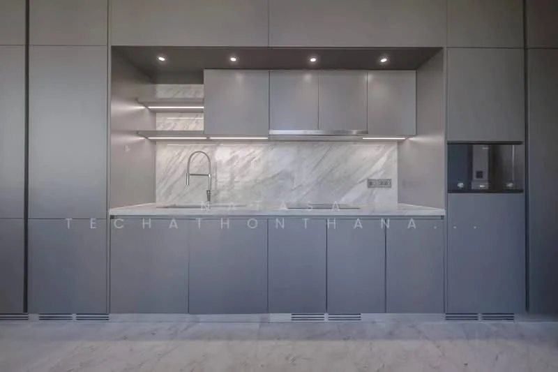 2 Bedroom condo in The Monument Thonglor