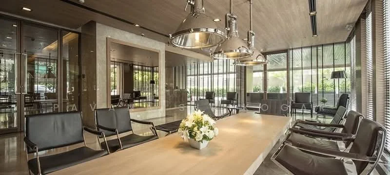 1 Bedroom condo in Noble Refine