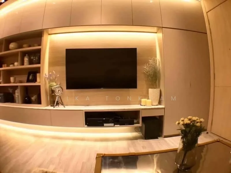1 Bedroom condo in The Room BTS Wongwianyai