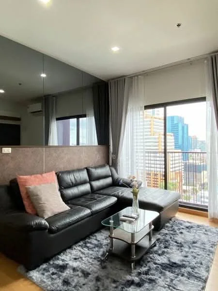 1 Bedroom condo in Noble Reveal