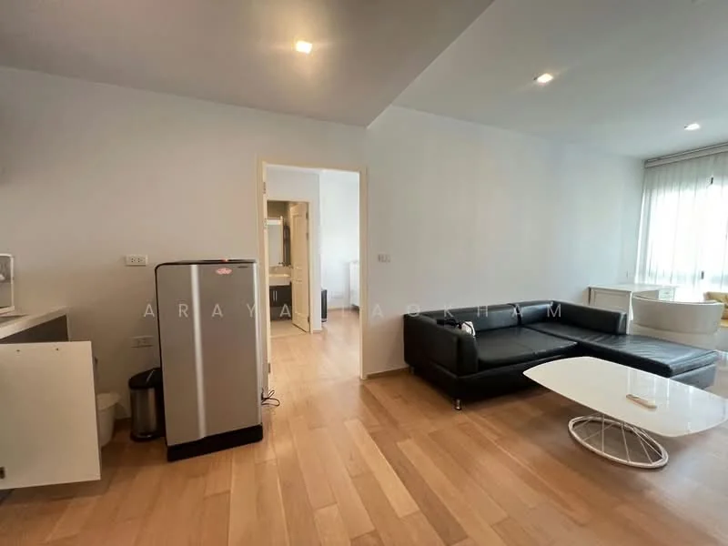 1 Bedroom condo in Noble Reflex