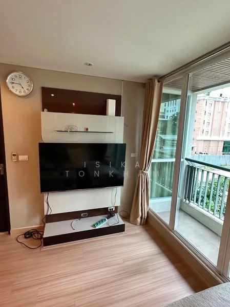 2 Bedroom condo in The Address Pathumwan