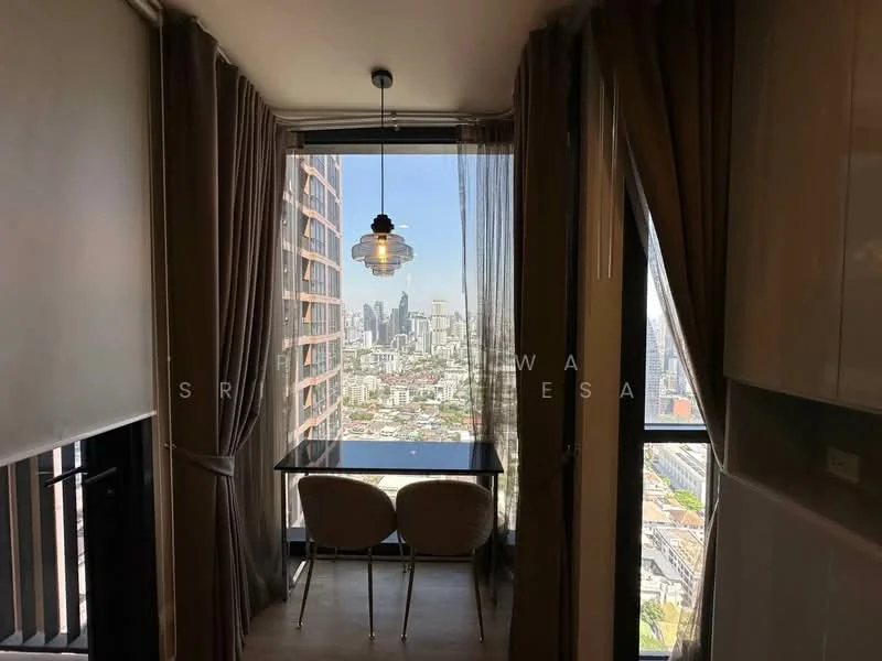 1 Bedroom condo in Oka Haus Sukhumvit 36