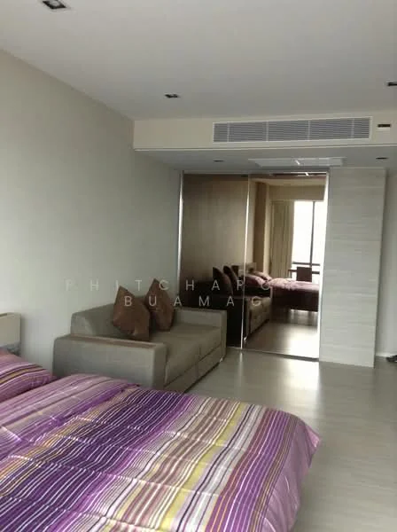 1 Bedroom condo in The Room Sukhumvit 21