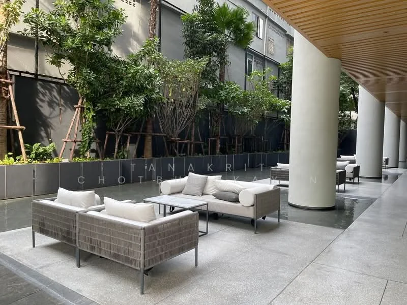 2 Bedroom condo in Tait Sathorn 12