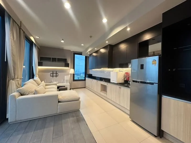 2 Bedroom condo in The Edge Sukhumvit 23
