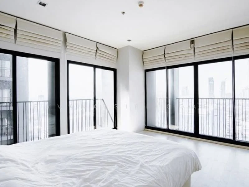 2 Bedroom condo in Noble Reveal