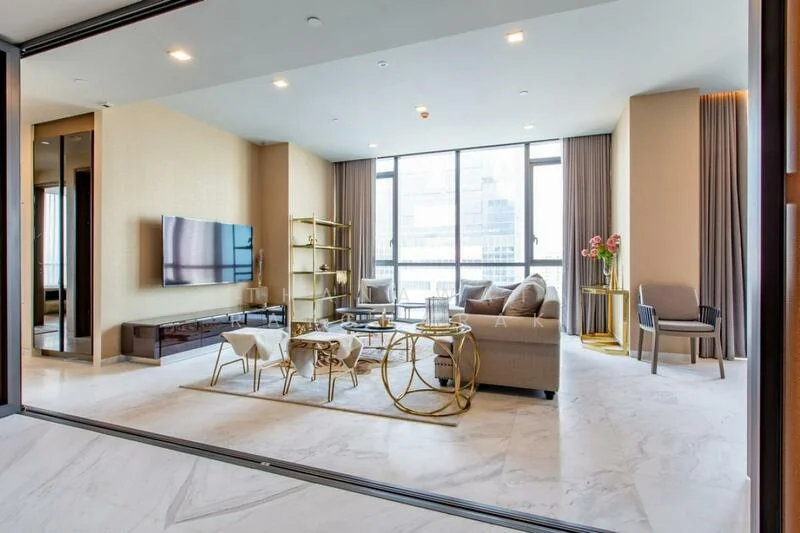 2 Bedroom condo in The Monument Thonglor