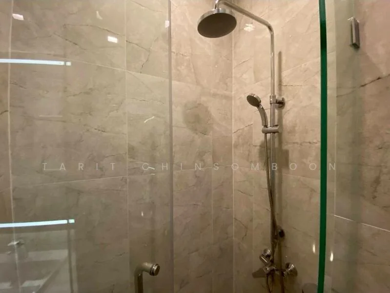 2 Bedroom condo in Noble Around Sukhumvit 33