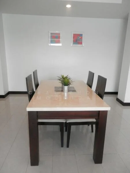 2 Bedroom condo in The Avenue Sukumvit 61