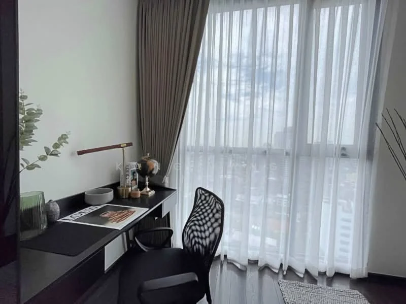 2 Bedroom condo in Park Origin Thonglor