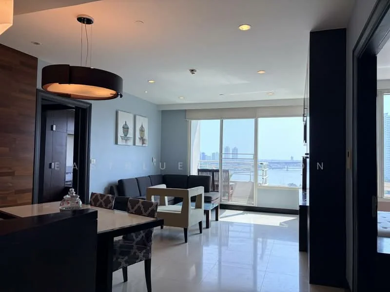 2 Bedroom condo in Watermark Chaophraya
