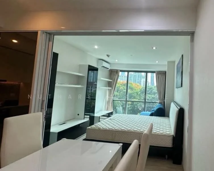 1 Bedroom condo in The Room Sukhumvit 21