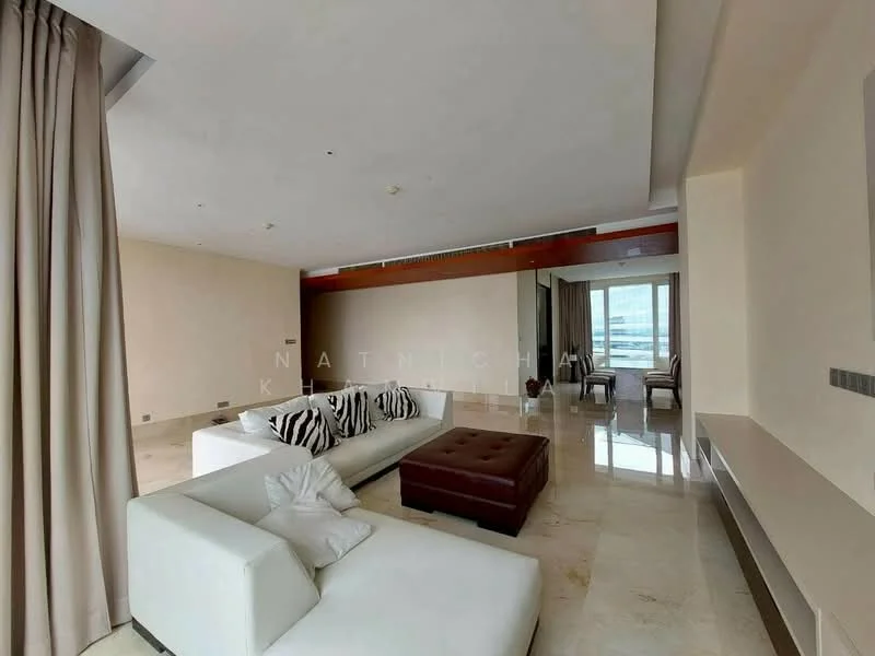 3 Bedroom condo in The Infinity