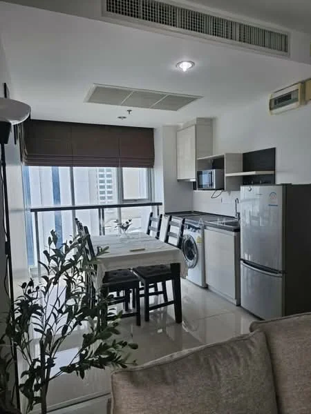2 Bedroom condo in Life Ratchadapisek