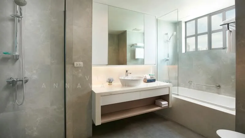 3 Bedroom condo in Shama Lakeview Asoke
