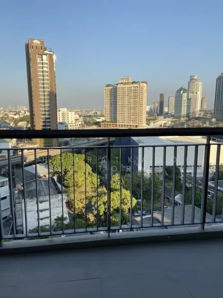 2 Bedroom condo in Rhythm Sukhumvit 42