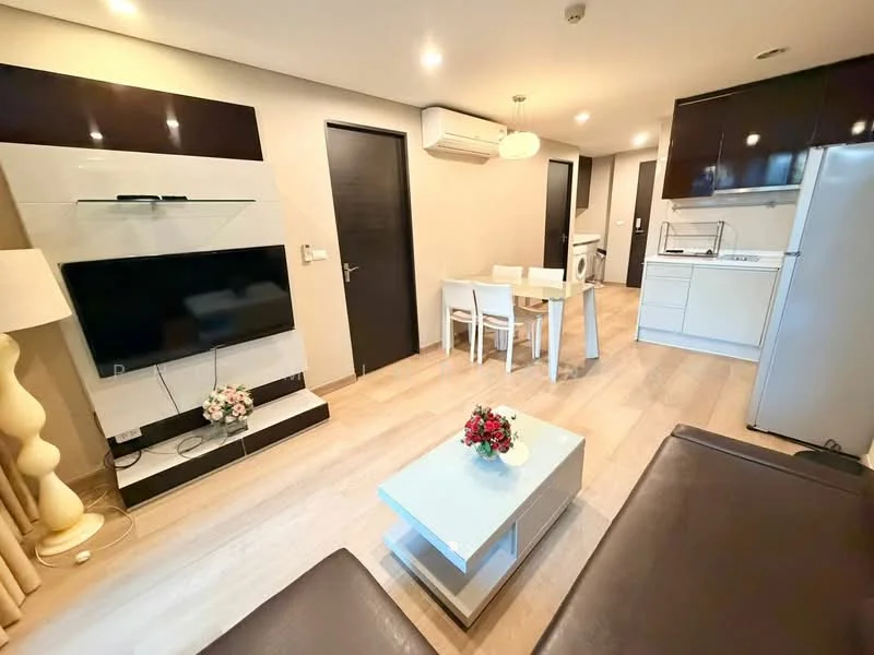 2 Bedroom condo in The Address Pathumwan