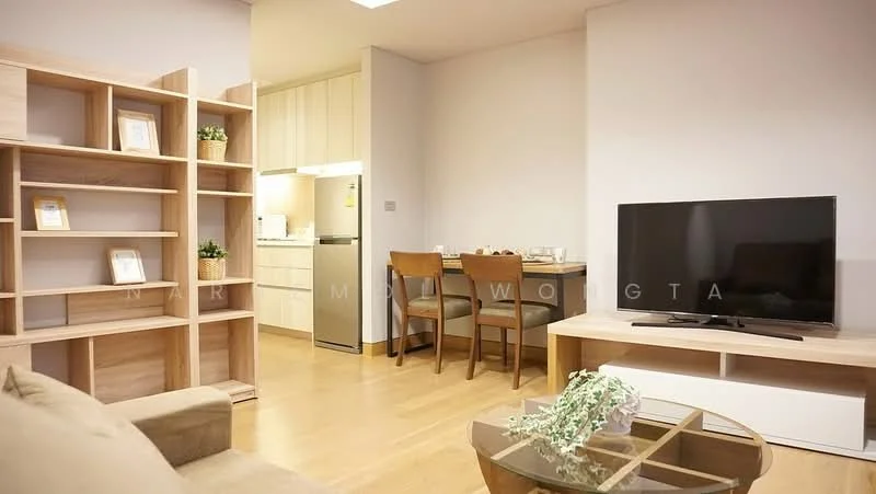 2 Bedroom condo in The Lumpini 24