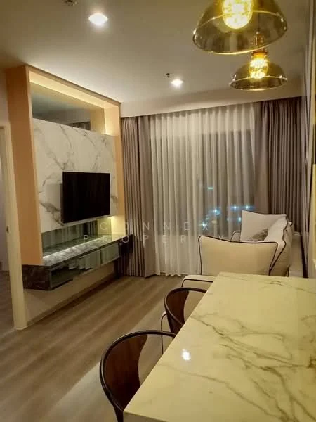 2 Bedroom condo in Aspire Sathon-Taksin (Copper Zone)