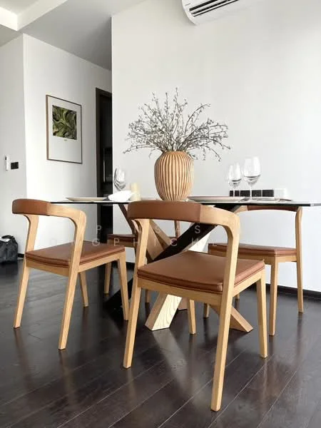 2 Bedroom condo in Park Origin Thonglor