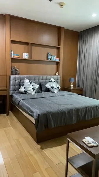1 Bedroom condo in 39 by Sansiri