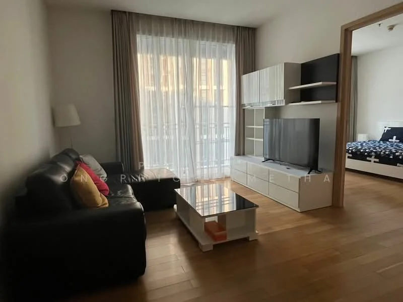 1 Bedroom condo in 39 by Sansiri