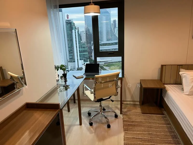 2 Bedroom condo in Life One Wireless