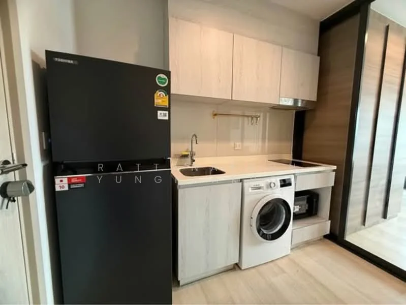 1 Bedroom condo in Life One Wireless
