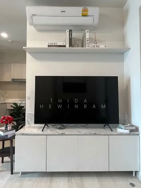 1 Bedroom condo in Life One Wireless